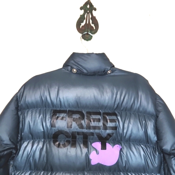 RARE!! Burton + Free City Collaboration Dry Ride Down Puffer Jacket Men's Small - Picture 4 of 16